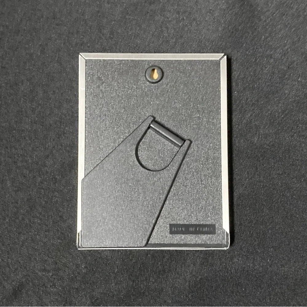 ⭐️ Vintage Metal Silver Easel Back 3” x 4” Picture Frame